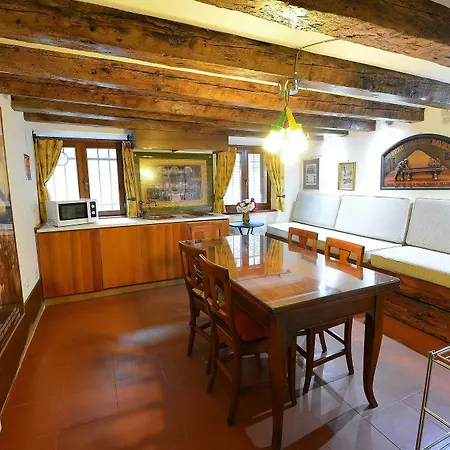 Nicole Apartment Venice